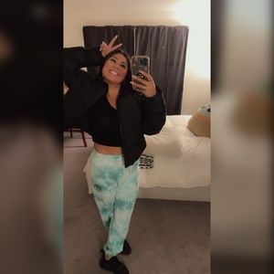 Meet your Posher, Jade